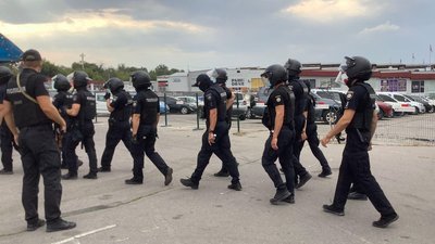 Протистояння на "Барабашово": поліція розслідує самоправство, мітингарі кажуть про побиття