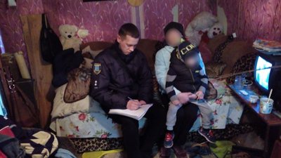 Чотирирічний хлопчик сам прийшов до магазину за 2 км від дому на Сумщині Чотирирічний хлопчик сам прийшов до магазину за 2 км від дому на Сумщині