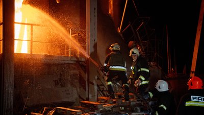 Внаслідок обстрілу міста Слов'янськ виникли дві пожежі