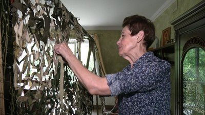 "На техніці не було жодної подряпини. Якщо це не сила Божа, то що?" — у Рівному парафіяни УГКЦ плетуть маскувальні сітки "На техніці не було жодної подряпини. Якщо це не сила Божа, то що?" — у Рівному парафіяни УГКЦ плетуть маскувальні сітки