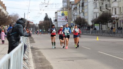 Лідери збірної та міжнародні судді: чемпіонат України зі спортивної ходьби у Луцьку Лідери збірної та міжнародні судді: чемпіонат України зі спортивної ходьби у Луцьку