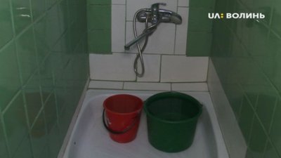 У Луцьку перебої з водопостачанням через ремонт водогону У Луцьку перебої з водопостачанням через ремонт водогону