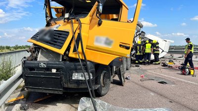 ДТП за участю двох вантажівок Жадківка ДТП за участю двох вантажівок Жадківка