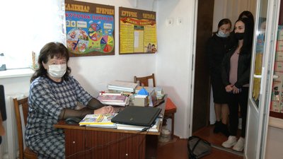 На Рівненщині вчительки почубились на очах учнів На Рівненщині вчительки почубились на очах учнів