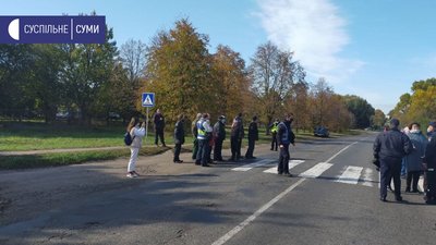 У Степанівці люди мітингують проти підвищення цін на міжміських маршрутах (ФОТО) У Степанівці люди мітингують проти підвищення цін на міжміських маршрутах (ФОТО)
