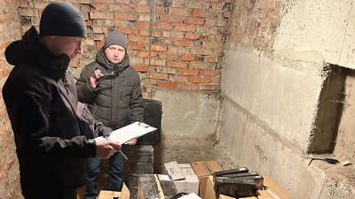"Вилучили 12 тис. пачок сигарет". На Сумщині виявили незаконний обіг тютюнових виробів "Вилучили 12 тис. пачок сигарет". На Сумщині виявили незаконний обіг тютюнових виробів