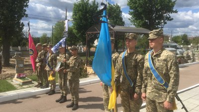 У Житомирі попрощалися з військовим 13 окремого десантно-штурмового батальйону Сергієм Яхимовичем У Житомирі попрощалися з військовим 13 окремого десантно-штурмового батальйону Сергієм Яхимовичем