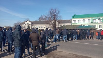 Шахтарі перекрили дорогу на в’їзд у місто Нововолинськ та поблизу шахт Шахтарі перекрили дорогу на в’їзд у місто Нововолинськ та поблизу шахт