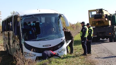 Аварія з перекиданням автобуса на Полтавщині Аварія з перекиданням автобуса на Полтавщині