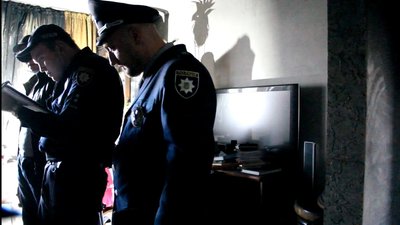 Подробиці подвійного вбивства у Житомирі: чоловік зайшов через незачинені двері Подробиці подвійного вбивства у Житомирі: чоловік зайшов через незачинені двері