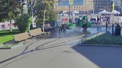 У харківському саду Шевченка троє чоловіків напали на комунальника