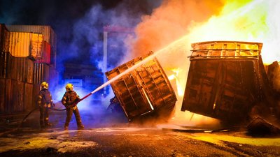Атака РФ на Одещину 2 квітня 2026 року, атака РФ на порт Одещини, ДСНС, пожежа