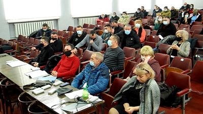 В Оріхові частина оздоровчого центру "Хвиля" стала комунальною власністю В Оріхові частина оздоровчого центру "Хвиля" стала комунальною власністю