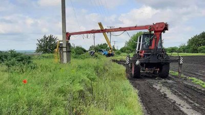 У селищі Нове біля Кропивницького через грозу немає водопостачання У селищі Нове біля Кропивницького через грозу немає водопостачання