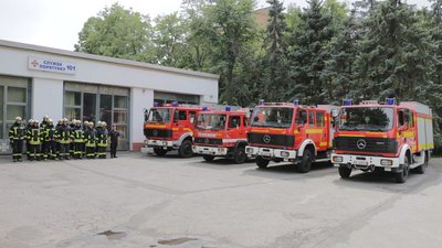 Харківські рятувальники отримали чотири автівки від німецьких колег