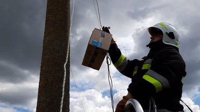 На Херсонщині співробітники ДСНС врятували лелеченя