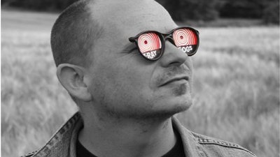 Шотландський митець замалював свої картини через ШІ