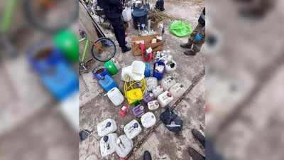 У Чернігівському районі затримали чоловіка, який облаштував домашню нарколабораторію У Чернігівському районі затримали чоловіка, який облаштував домашню нарколабораторію