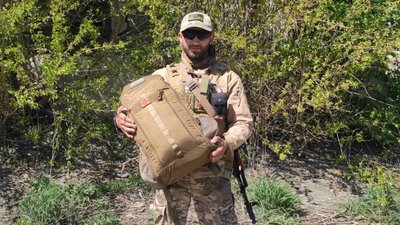 "Це — дуже болюча передача". На прохання матері воїн знайшов на полі бою речі сина Василя Стефанишина та передав родині "Це — дуже болюча передача". На прохання матері воїн знайшов на полі бою речі сина Василя Стефанишина та передав родині