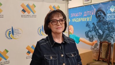 У ліцеї Житомира посеред уроку впала підвісна стеля — з'ясовують причини У ліцеї Житомира посеред уроку впала підвісна стеля — з'ясовують причини
