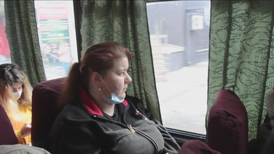 Деякі пасажири мають маски, але не одягають Деякі пасажири мають маски, але не одягають