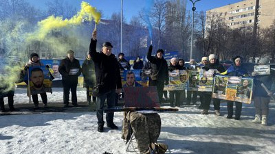 Люди під час акції-нагадування у Південноукраїнську