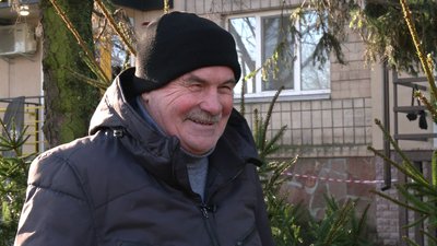 Операція "Ялинка": на Рівненщині поліцейські перевіряють законність продажу хвої Операція "Ялинка": на Рівненщині поліцейські перевіряють законність продажу хвої