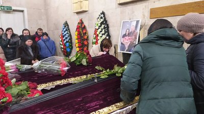 У Харкові простилися з подружжям, авто якого РФ обстріляла під Вовчанськом У Харкові простилися з подружжям, авто якого РФ обстріляла під Вовчанськом