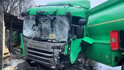 Смертельна ДТП на Закарпатті: зіштовхнулися легковик та вантажівка