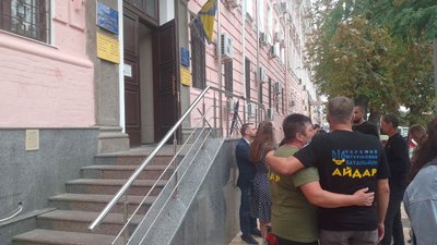 Суд відправив під варту чоловіка, який погрожував підірвати Кабмін