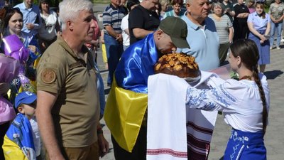 У Звенигородці зустріли звільненого з російського полону захисника Олексія Яроцького