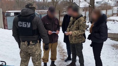 У селі на Черкащині СБУ затримала чоловіка У селі на Черкащині СБУ затримала чоловіка
