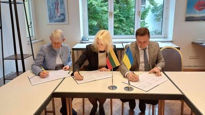 Литва відновить школу на Миколаївщині. Підписано відповідний меморандум Литва відновить школу на Миколаївщині. Підписано відповідний меморандум
