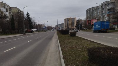 На проспекті Соборності у Луцьку демонтують рекламні щити На проспекті Соборності у Луцьку демонтують рекламні щити