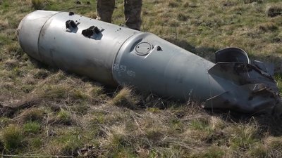 Сили оборони показали як відбивають щоденні атаки російських військових під Бахмутом Сили оборони показали як відбивають щоденні атаки російських військових під Бахмутом