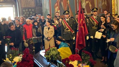 У Києві попрощалися з загиблим журналістом Олександром Маховим У Києві попрощалися з загиблим журналістом Олександром Маховим