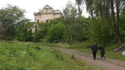 У Кукільниках на Івано-Франківщині стоїть пусткою 300-літній костел У Кукільниках на Івано-Франківщині стоїть пусткою 300-літній костел