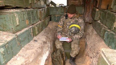 "Щоб увійшли в історію війни": боєць з Харкова в окопах малює карикатури "Щоб увійшли в історію війни": боєць з Харкова в окопах малює карикатури