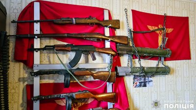 Правоохоронці вилучили в жителя Миколаєва арсенал зброї, вибухівки та боєприпасів