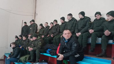 Серед вболівальників - рідні і друзі учасників турніру Серед вболівальників - рідні і друзі учасників турніру