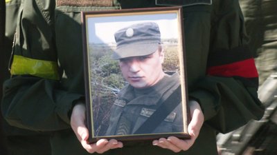 "Життя віддав за мирне небо над нашими головами": у Рівному попрощалися з Героєм "Життя віддав за мирне небо над нашими головами": у Рівному попрощалися з Героєм