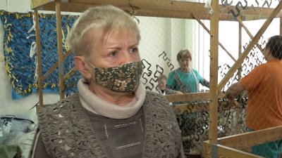 "Черкаські павучки" сплели понад 37 тисяч маскувальних сіток
