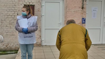 Опитування президента: на Хмельниччині до поліції надійшло 25 повідомлень про порушення