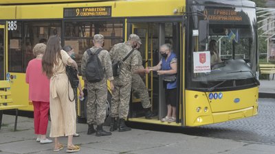 У Чернівцях у день виборів громадський транспорт змінить графік
