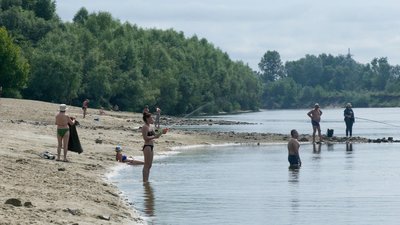 У Чернігові перевірили якість води у річках Десна та Стрижень й озері "Земснаряд"