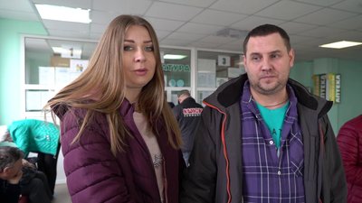 У Херсоні чоловік просить допомогти врятувати хвору на онкологію дружину