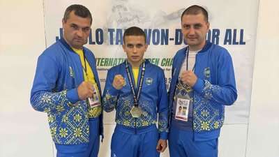 Олег Барчишен, спортсмен Владислав Мельничук та тренер Богдан Мазур