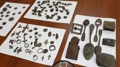 У Попельнастому на Кіровоградщині чоловік зібрав колекцію старовини на сільських городах