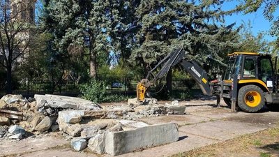 У Кременчуці розбили пам'ятник