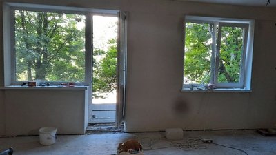Ставлять вікна, двері, відновлюють газопостачання. Як триває ремонт будинку в Кропивницькому, у якому вибухнув газ Ставлять вікна, двері, відновлюють газопостачання. Як триває ремонт будинку в Кропивницькому, у якому вибухнув газ